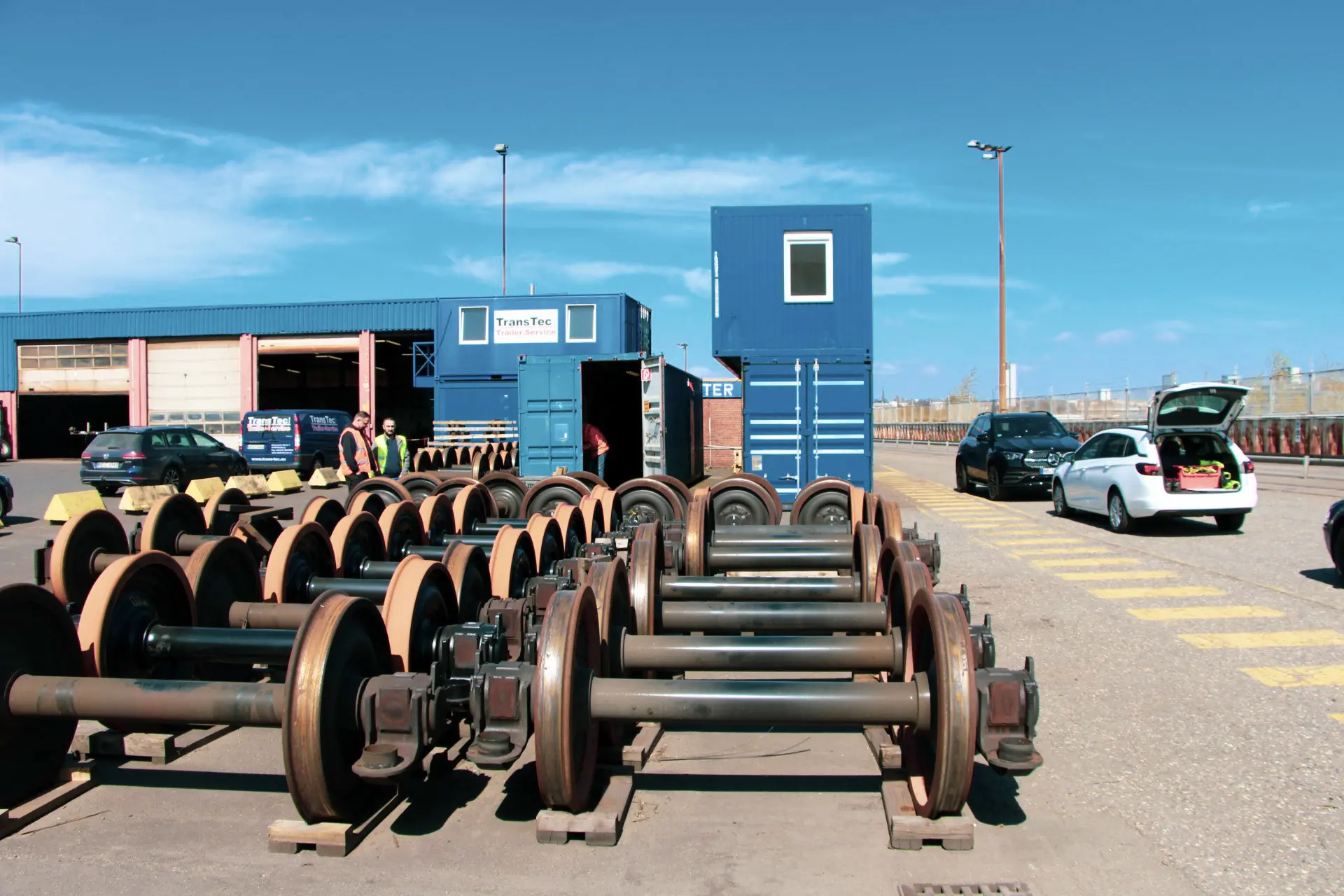 Mehrere Eisenbahn-Radsätze aufgereiht