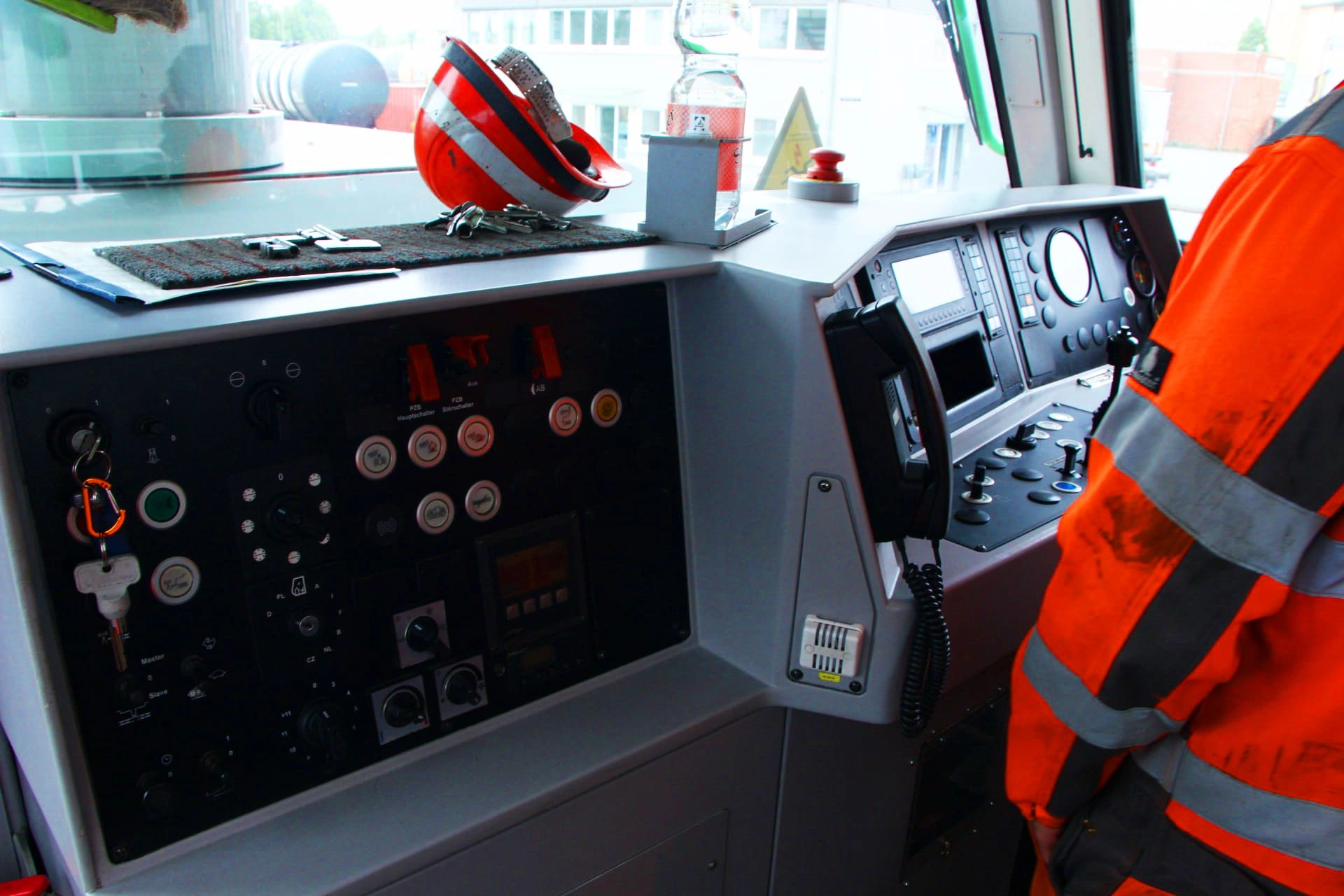 Wartung & Instandhaltung Steuerpult mit Kontrollanzeigen