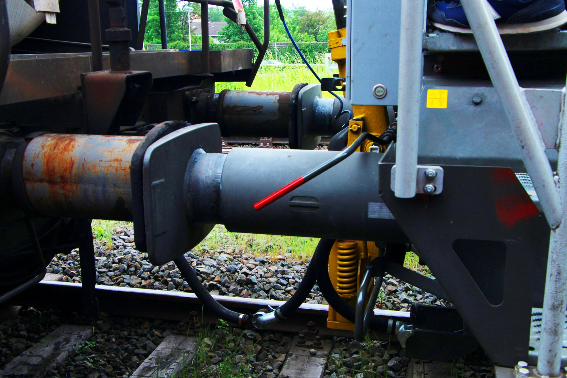 Nahaufnahme einer grauen Zugkupplung